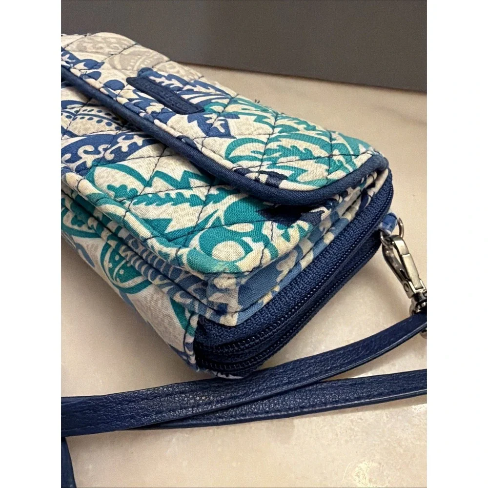 Vera Bradley All in One Zip Wallet Crossbody "Santiago" Retired Pattern 2017 - Picture 8 of 16